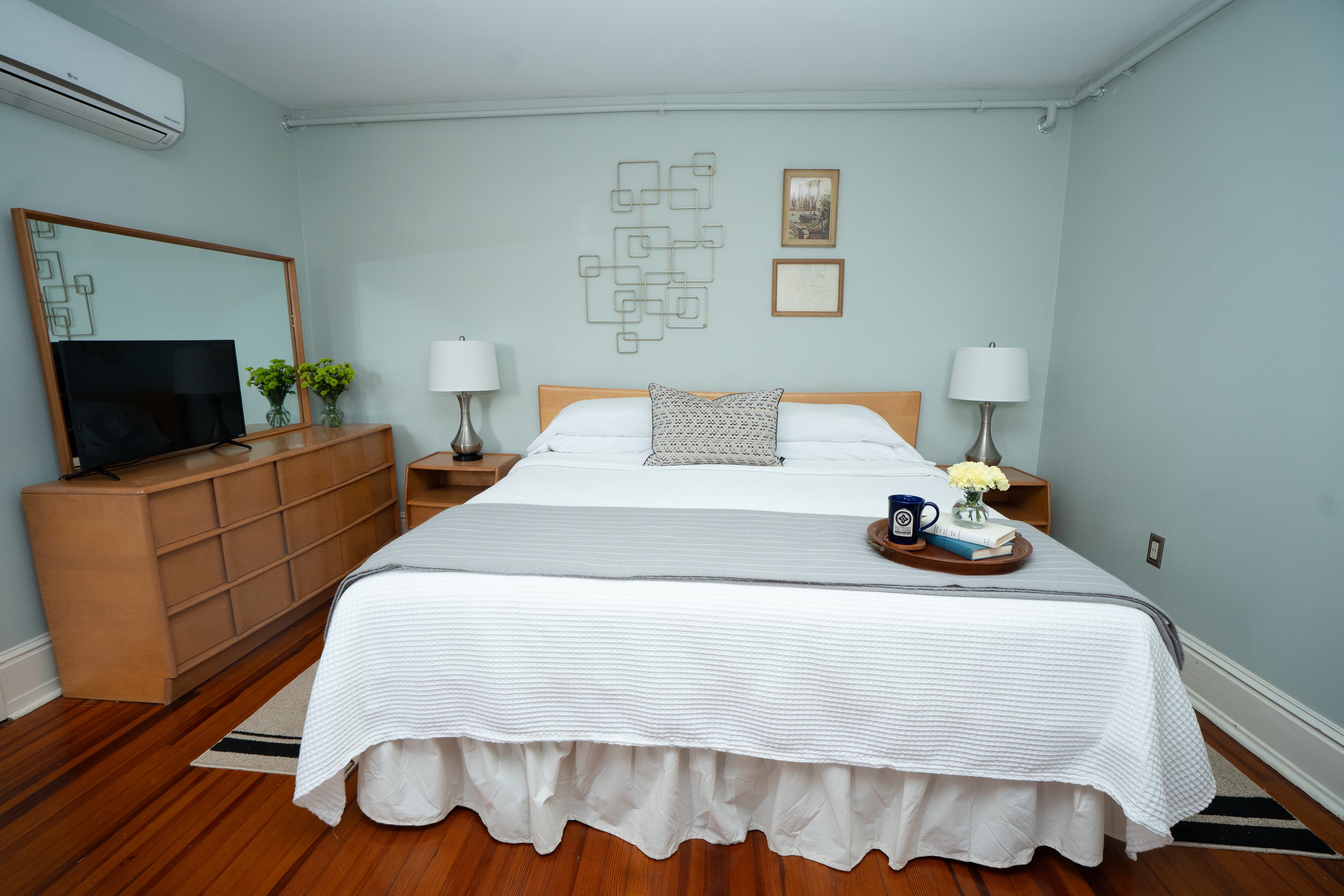 Baumgardner Room with king bed, smart TV