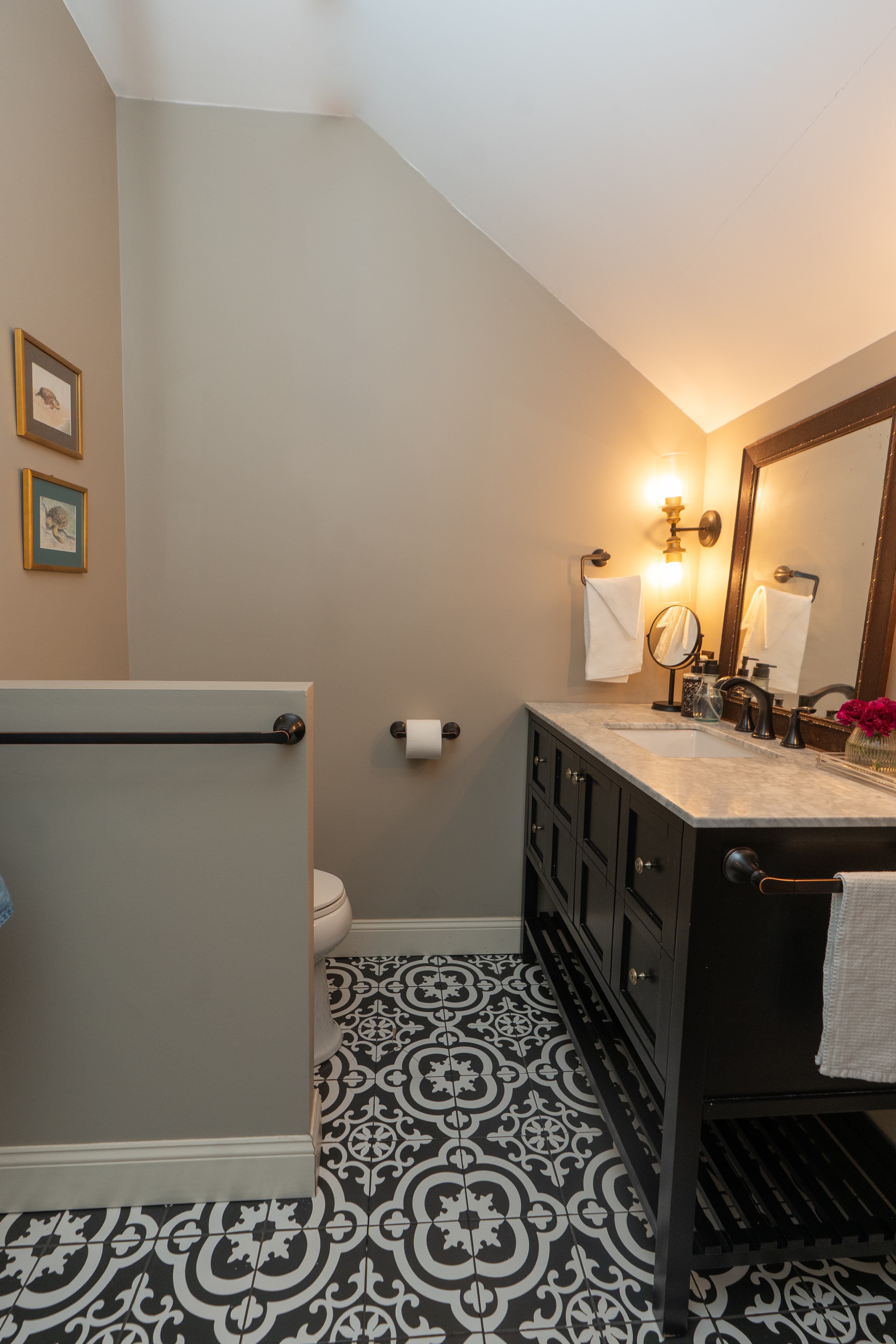 Parsons Room en-suite bathroom