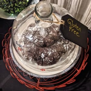 chocolate cookies with cracked sugar